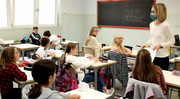 Scuola e Green Pass, ministro Bianchi: «Professori e personale senza certificato saranno sospesi»