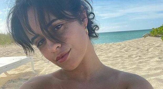 Camila Cabello: «Fare terapia mi ha salvato da ansia e burnout»