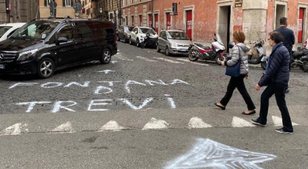 Roma, il Centro è un suk: una ferita aperta