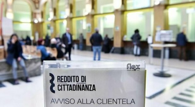 Reddito di cittadinanza, offerta di lavoro choc a Napoli: «Due euro l'ora e nessun contratto»