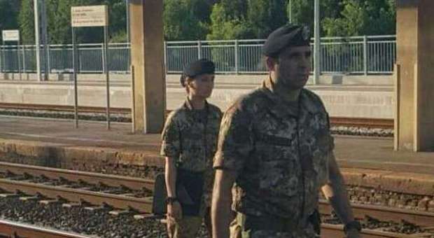 Pesaro, i soldati in servizio anche a piedi Potenziata l'operazione Strade sicure