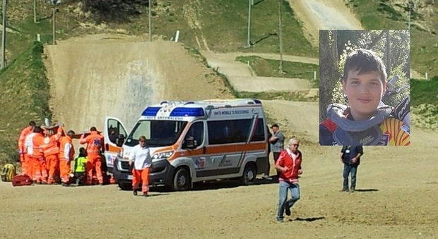 Fermo, cade nella gara di motocrosso: morto sedicenne
