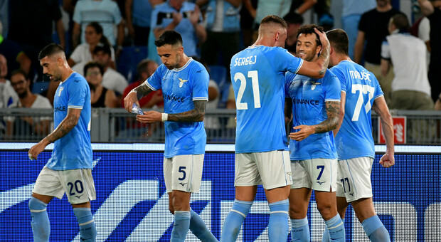 Felipe Anderson, capolavoro di Luis Alberto e tris di Pedro: la Lazio affonda l'Inter 3-1. Lautaro non basta