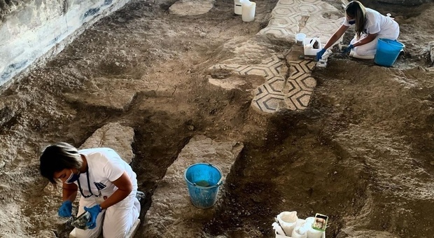 Pompei, la foto inedita della domus della Biblioteca è virale su Instagram