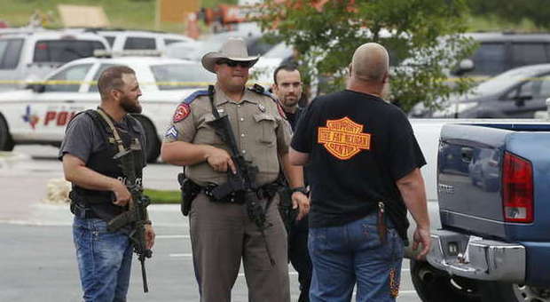 Texas, sparatoria fra gang rivali di motociclisti: 9 morti e 18 feriti