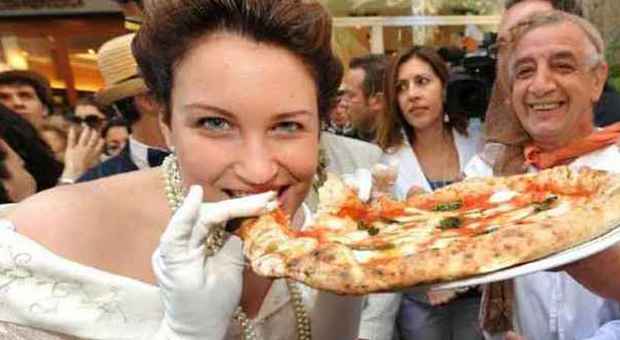 La pizza più cara? Si paga a Milano. La meno costosa è a Napoli | Leggi