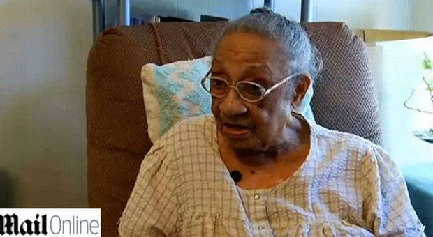 Nonna "sovversiva" cacciata dalla chiesa ​dal pastore, a 103 anni: ecco perché
