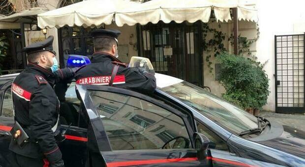 Roma, vende alcolici fuori orario: chiuso per cinque giorni e multato un bar nel rione Monti