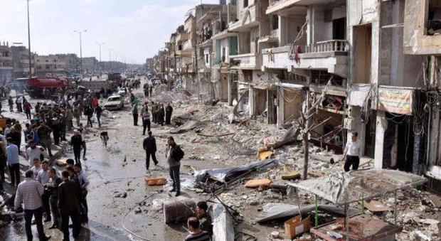 Siria, kamikaze contro le forze di sicurezza a Homs: almeno 42 morti