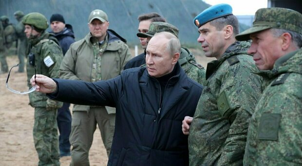 Putin, ecco il nuovo esercito privato per sfidare Kiev: ai soldati di “Hispaniola” promessi 2400 dollari al mese