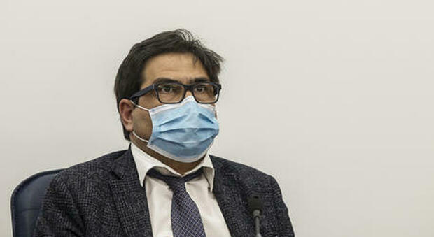 Vaccini nel Lazio, D'Amato: «L'apertura a chiunque è una bufala: finirebbero le fiale»
