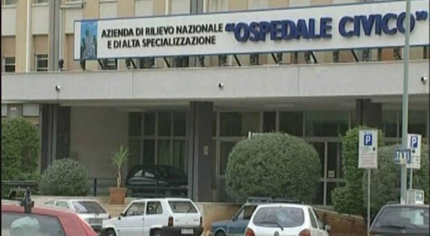 Covid, focolaio nell'ospedale Civico di Palermo, contagiati almeno 14 fra medici e infermieri