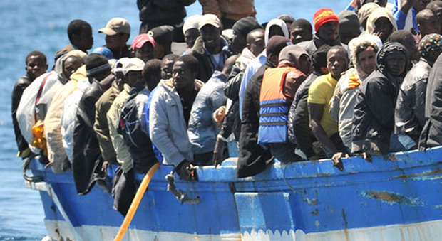 Migranti, la nave Asso25 con 50 persone a bordo fa rotta verso Lampedusa