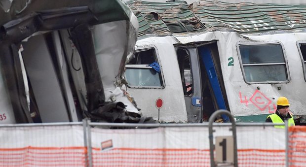 Treno deragliato a Milano, la difesa mette in discussione gli accertamenti: «Sono nulli»