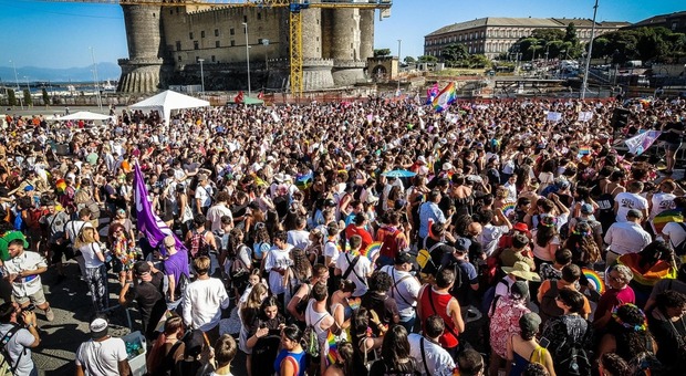 Aggressione omofoba al Gay Pride di Napoli