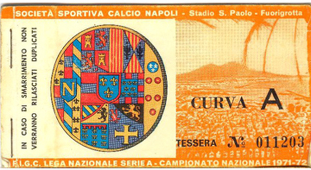 La squadra del Napoli e i simboli della tifoseria: chi ha paura dello stemma borbonico delle Due Sicilie?
