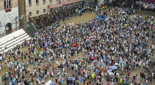 Palio di Siena 2024, si corre oggi: come vederlo in TV e streaming. Orario e programma completo