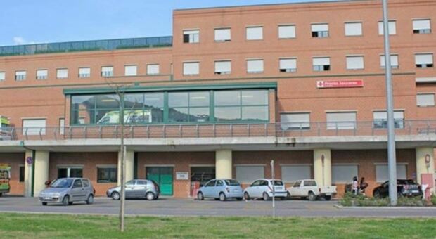 Frosinone, il pranzo della domenica al ristorante finisce in ospedale: 10 persone intossicate