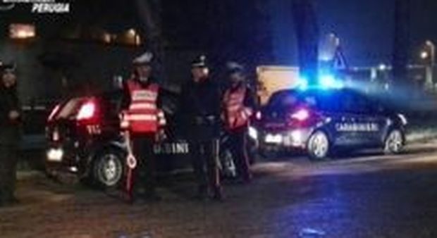 Picchiano a sangue coppia di turisti a Rimini: arrestati tre ragazzi, uno di loro ha appena 15 anni