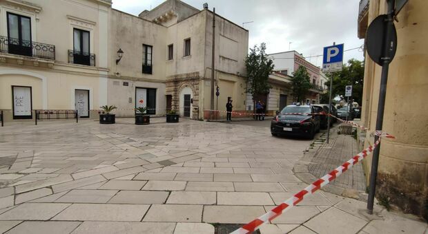 Una bomba inesplosa vicino al bar in piazza: paura stamattina in città