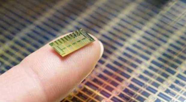 Arriva il contraccettivo digitale con chip sottopelle e telecomando: dura 16 anni
