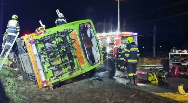 Flixbus si ribalda in Austria, morta una 19enne: feriti i passeggeri, coinvolti degli italiani