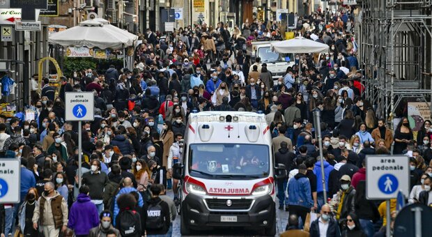 Covid in Campania, oggi 1.741 positivi e tre morti: l'indice di contagio torna a crescere