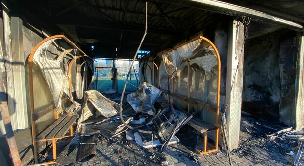 Piromani appiccano il fuoco allo sport club di Venaria per la quarta volta
