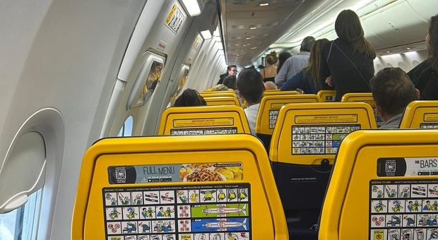 Decollo fallito per tre volte, il volo da Malaga a Treviso parte con dieci ore di ritardo: passeggeri in "trappola"