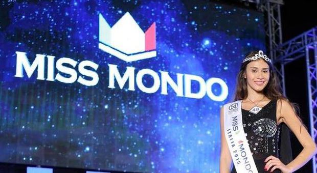 Gallipoli incorona Miss Mondo Italia E' Greta Galassi, 17enne di Rovereto