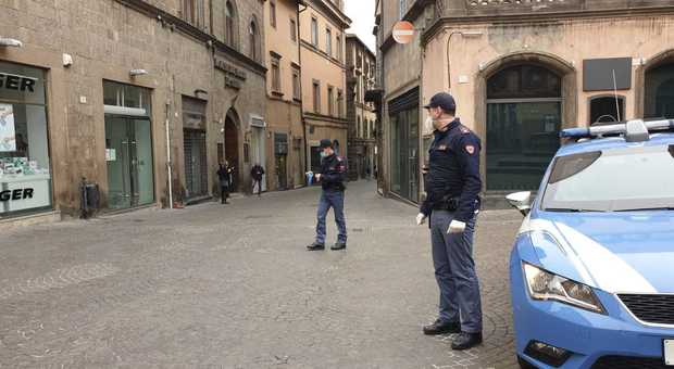 Roma, tenta di uccidersi davanti alla sede della Caritas: salvato dalla polizia