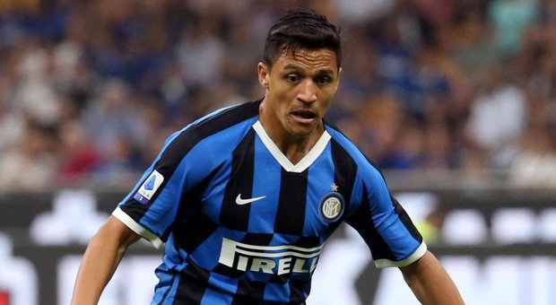 Inter, Sanchez operato alla caviglia: stop di 2-3 mesi