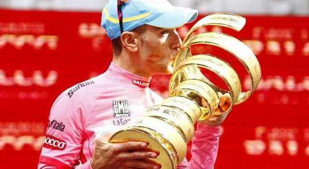 Nibali: «Il Giro 2016 si vince sulle Dolomiti» Ivan Basso: «Mi ritiro, è un nuovo inizio»