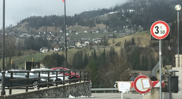 Val Fiorentina, strada provinciale chiusa da 4 mesi: via alla bonifica