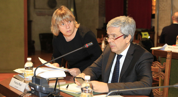 Il leader di Treviso Civica, Franco Rosi, assieme alla consigliera comunale del Pd, Antonella Tocchetto