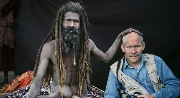 Steve McCurry, la prima biografia: «Il vero spettacolo è l'essere umano»