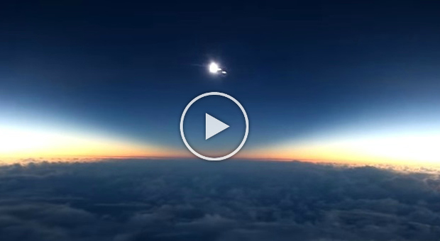 L'eclissi totale ripresa in volo (YouTube/Alaska Airlines)