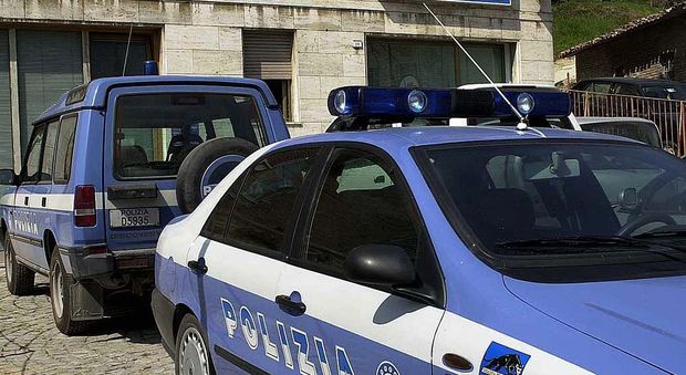 Urbino, spacciatore arrestato con la coca negli slip