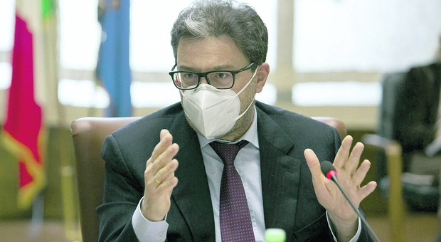 Post-carbone, il ministro: «Governo attento al polo di Brindisi»