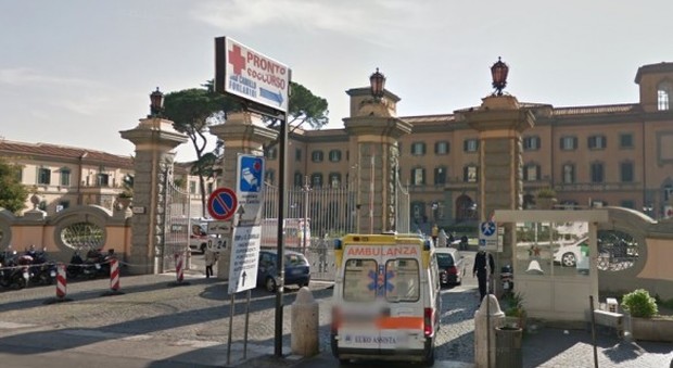 Roma: 15enne operato di cancro resta senza letto in ospedale. "Reparto pieno"