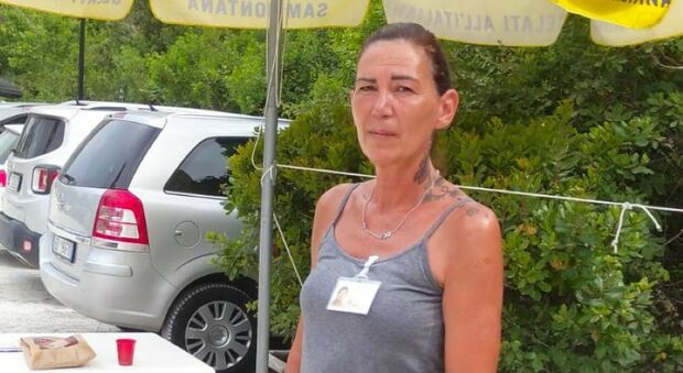 Parcheggiatrice aggredita a Portonovo: scatta la denuncia per marito e moglie