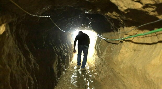  Gaza, i tunnel sotterranei scavati da Hamas: sono lunghi oltre 500 km e profondi anche 45 metri 