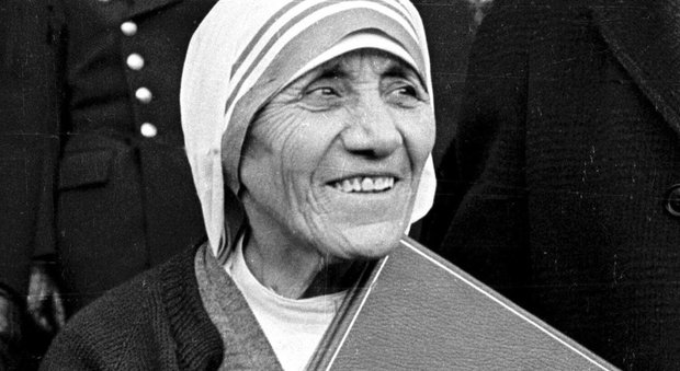 Madre Teresa sarà santa: il Papa firmerà la canonizzazione