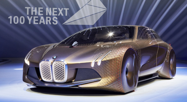 Durante il 2016 la Casa dell'Elica presenterà una serie di concept che rappresentano lo spirito con il quale BMW affronterà il prossimo secolo. Il primo di questi prototipi è la BMW Vision Next 100, una coupé presentata oggi dal CEO del Gruppo Harald