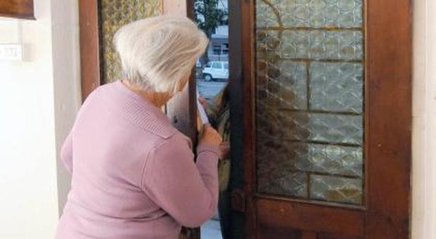 Trieste, «esibisca il documento»: la nonnina mette in fuga il finto maresciallo