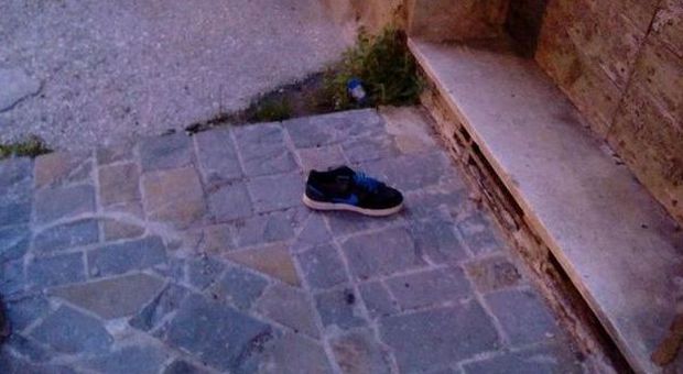 La scarpa ai piedi della Torre La scarpa ai piedi della Torre