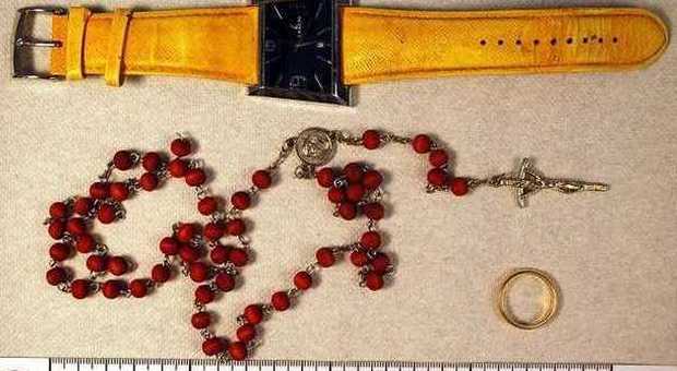 ​Il mistero del cadavere senza nome: solo un tatuaggio e un rosario