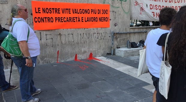 Napoli in piazza per Salvatore: «Non si può morire per 35 euro»
