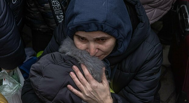 Ucraina, le madri russe chiamano i numeri verdi ucraini: «I nostri figli sono morti?»