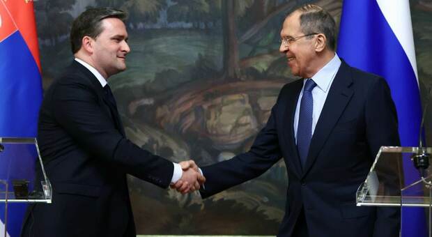 Serbia sempre più vicina alla Russia: firmato accordo di scambi politici. Emanuele Giaufret: «A rischio l'ingresso nella Ue»